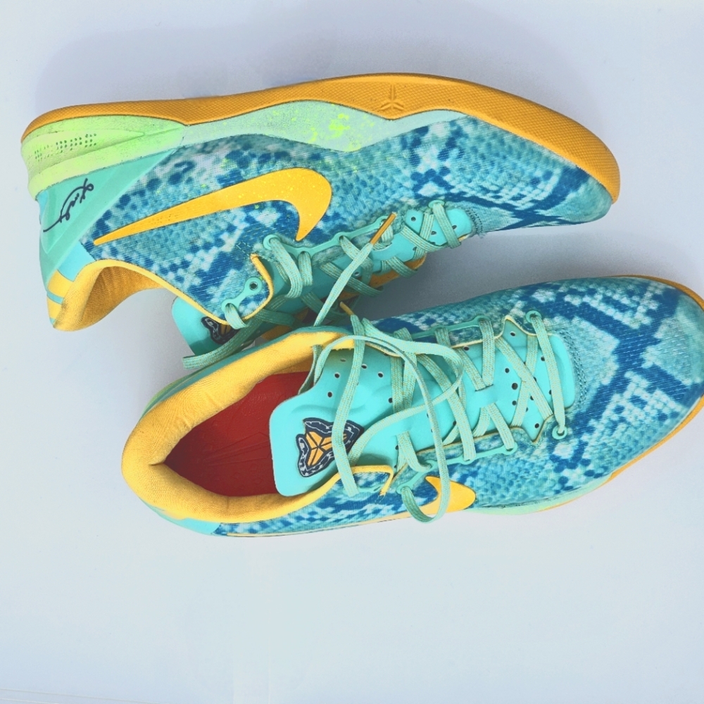 Custom Kobe 8 System - Green Glow